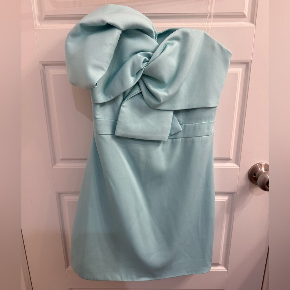 Elegant Light Blue Strapless Dress
